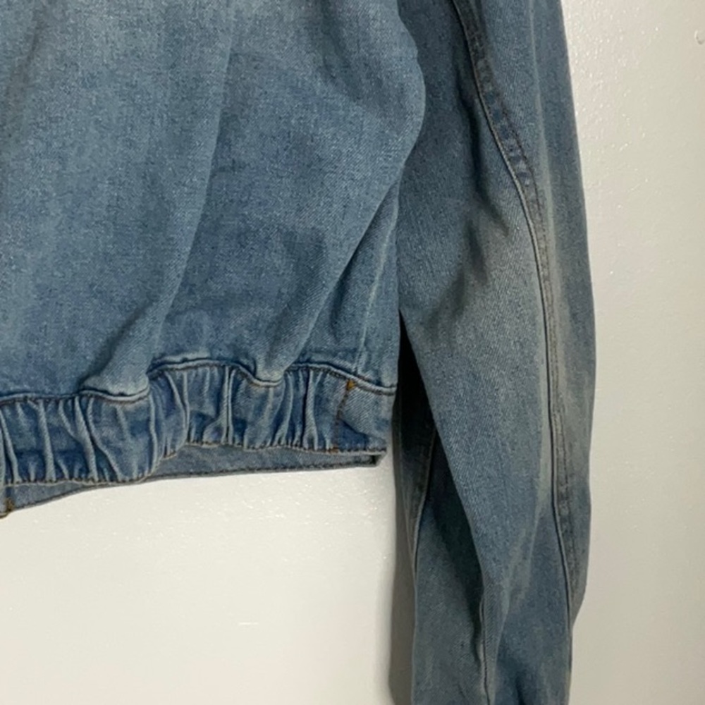 Women's Blue Denim Jean Jacket - Picture 6 of 7